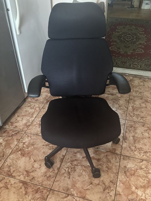Ергономічне крісло Humanscale Freedom
