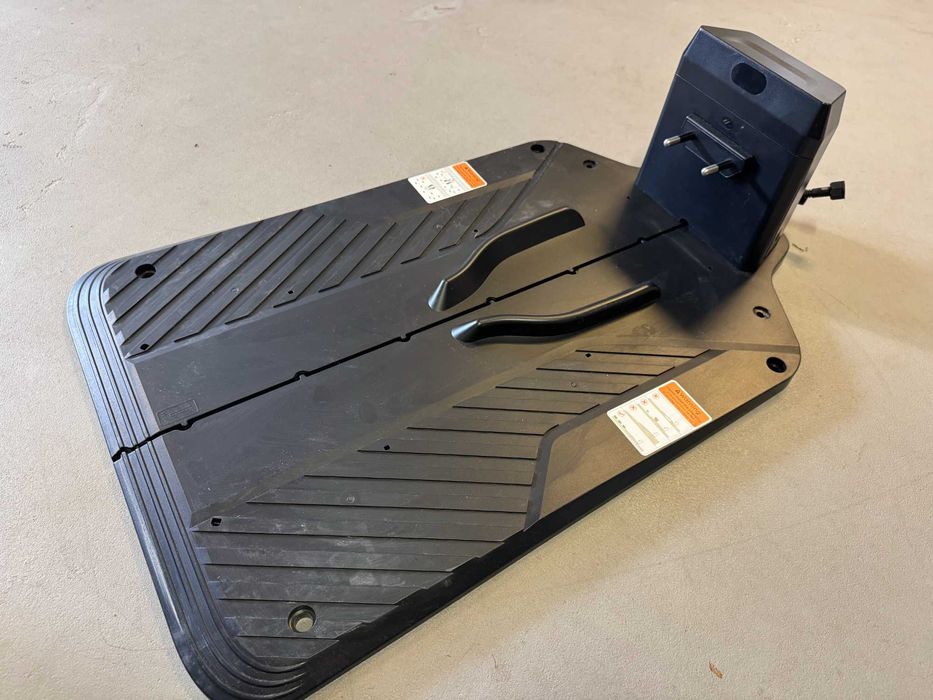 Robot koszący AI ANTHBOT Genie 3000 – bezprzewodowa kosiarka do 3600m2