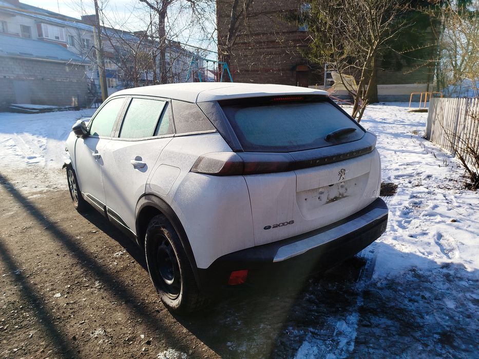 Кришка багажника Пежо 2008