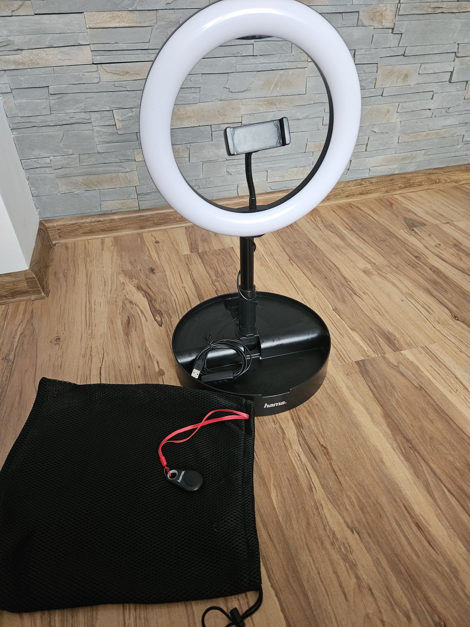 Lampa pierścieniowa led hama