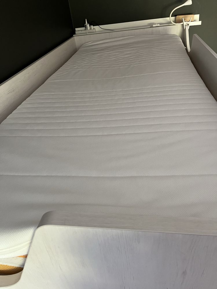 Cama beliche de criança com arrumacao
