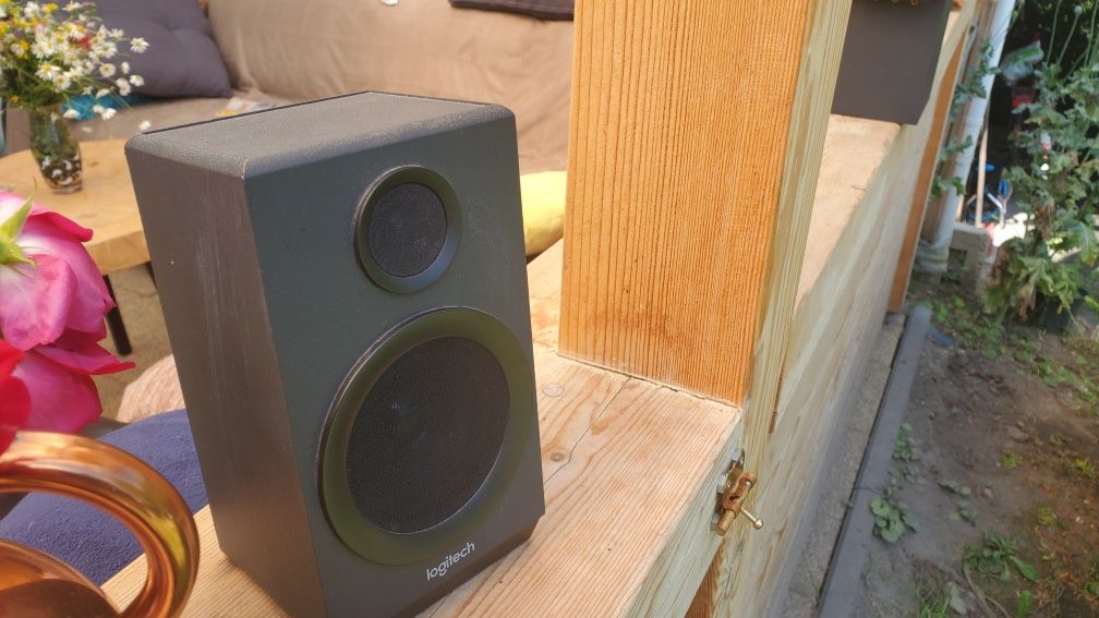 Mobilny głośnik Bluetooth z subwooferem Logitech – zestaw DIY z aku