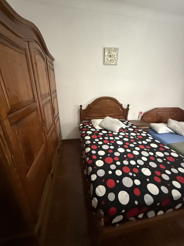 QUARTO 2 cama casal em Olival Basto