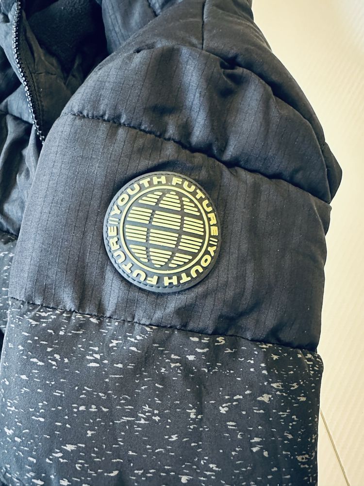 Kurtka zimowa czarna chłopięca F&F OuterWear 7-8 lat
