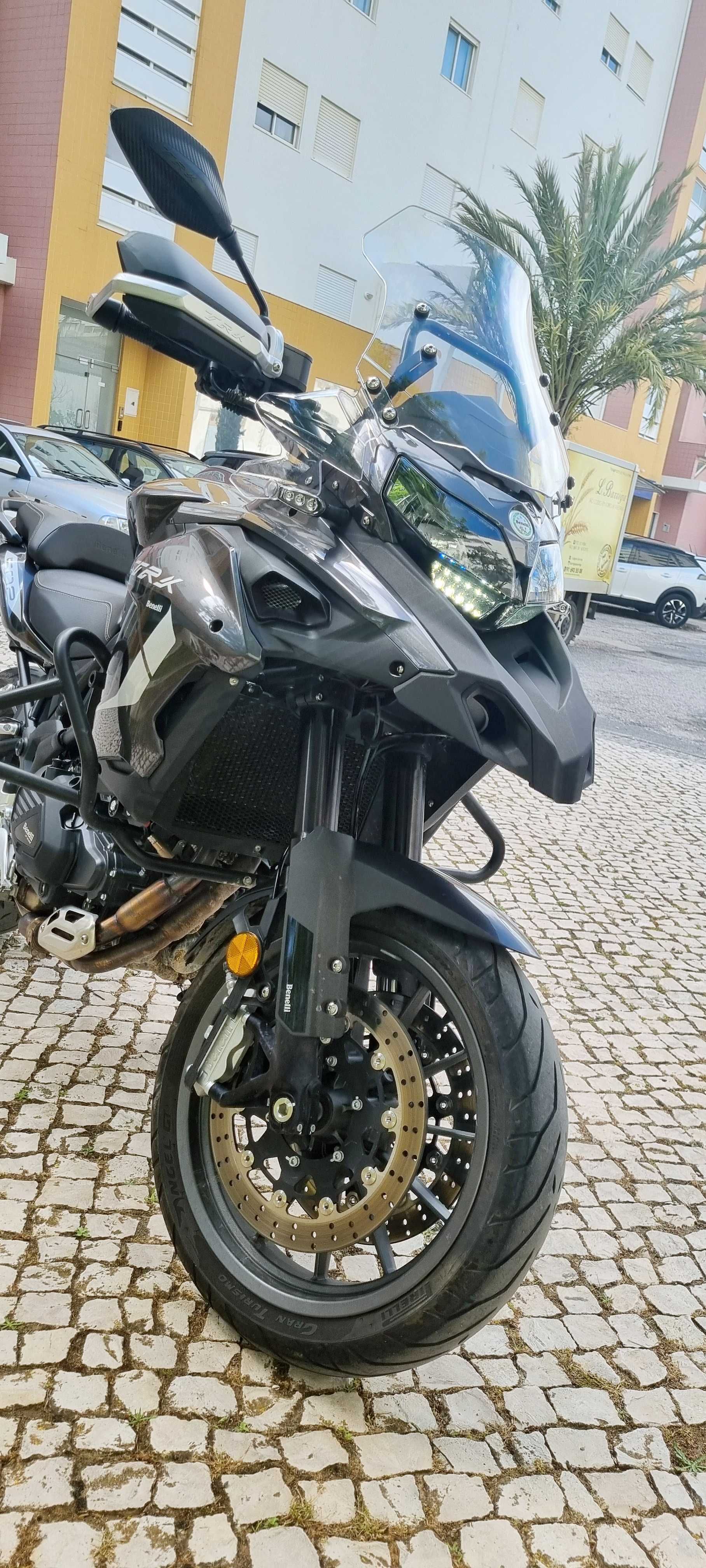 Benelli TRK 502 – ANO 2022 – Menos de 9.600 km