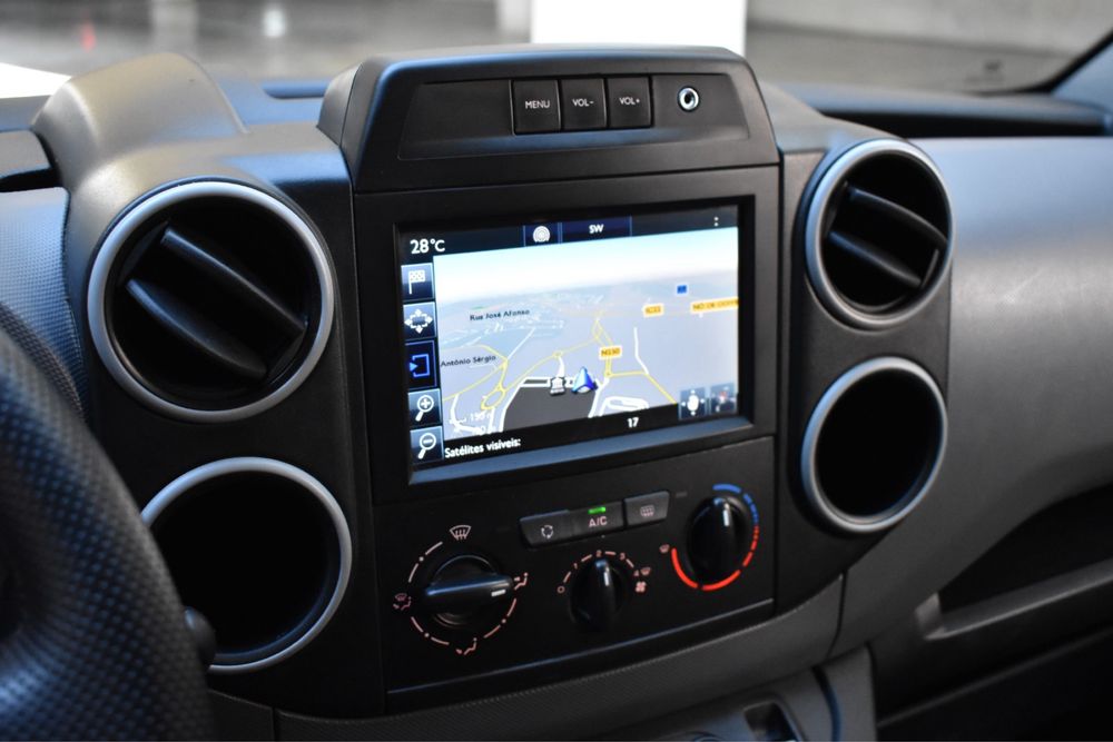 Peugeot Partner 2016 1.6HDI 100 muitos extras