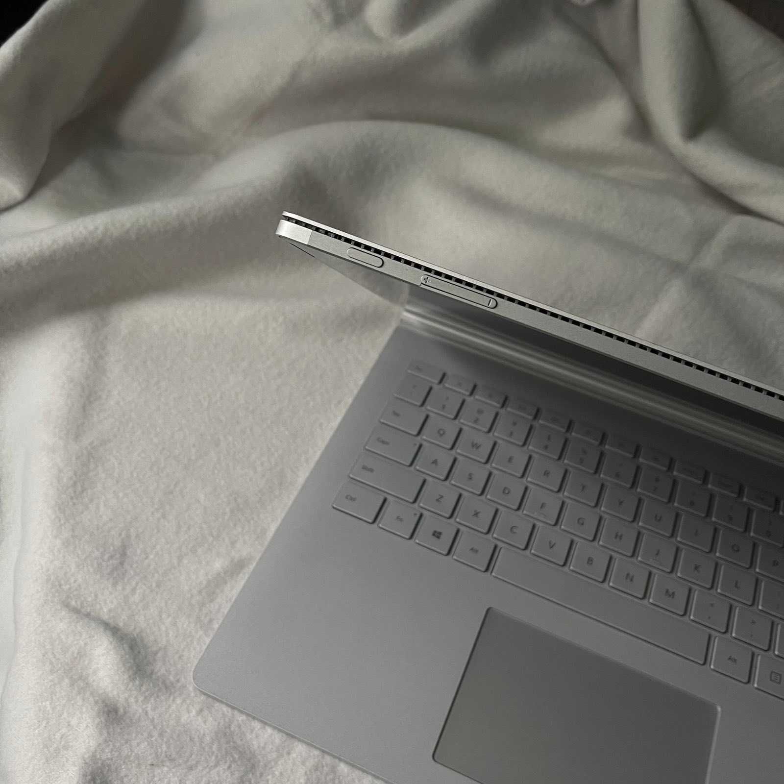 Сенсорний Ноутбук 2 в 1 Microsoft Surface Book 2 13.5" i5-7300U/8/256