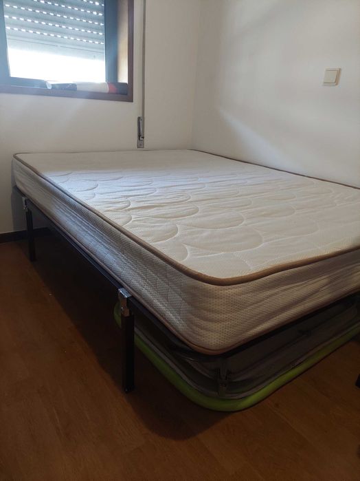 Estrado mais colchão 1,83m x 1,33m