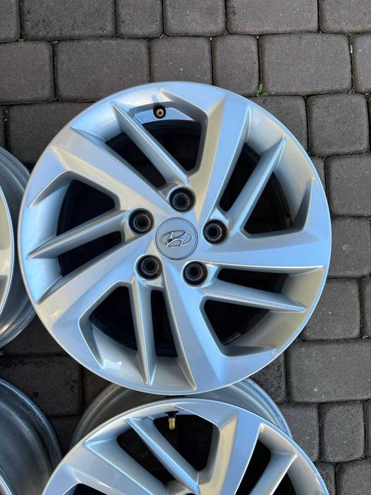 Oryginalne alufelgi Hyundai 5x114,3 16 cali Czujniki Tucson IX35 I30