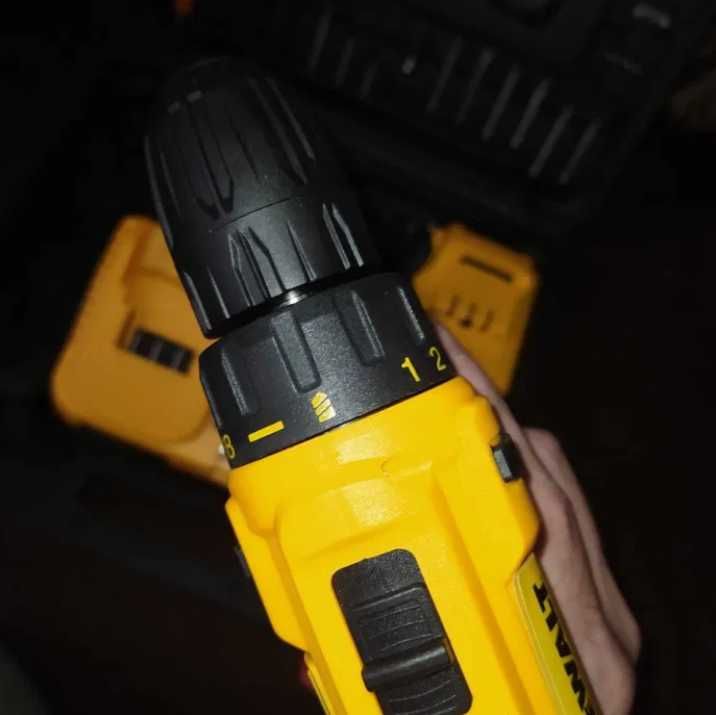 Профессиональный шуруповерт dewalt 24V/5A аккумуляторный