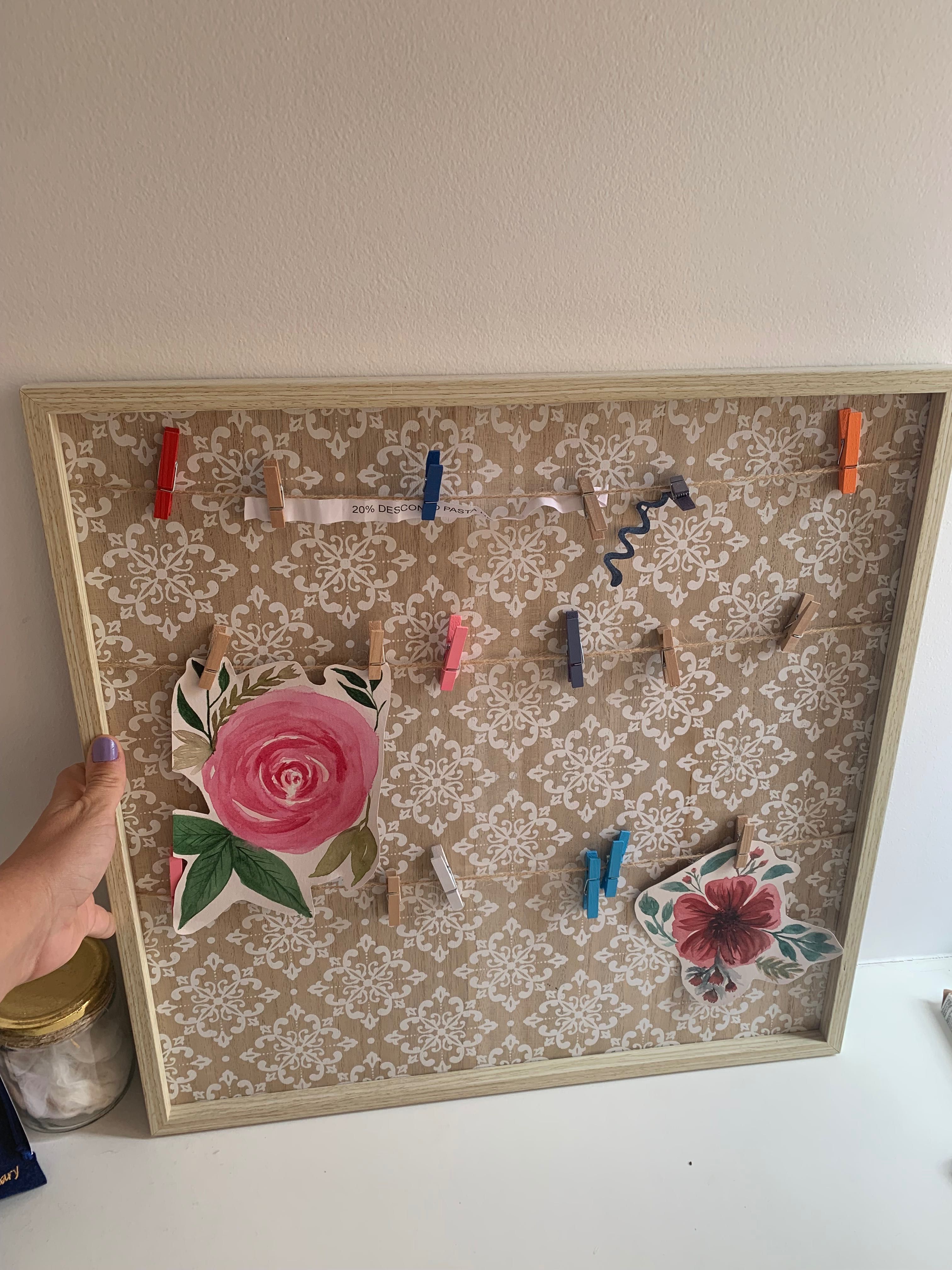 Quadro para pedurar lembretes