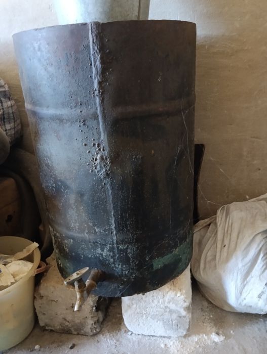 Канистры под бензин 100л.