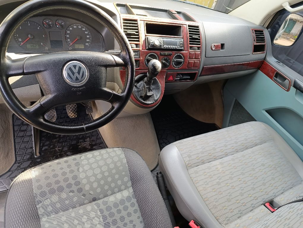 Продам Volkswagen transporter t5