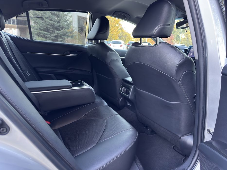 Продам офіційну максимальну рестайлінгову Toyota Camry Premium 2021