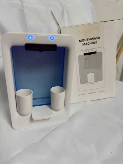 Automatyczny dozownik płynu do płukania jamy ustnej, bezdotykowy