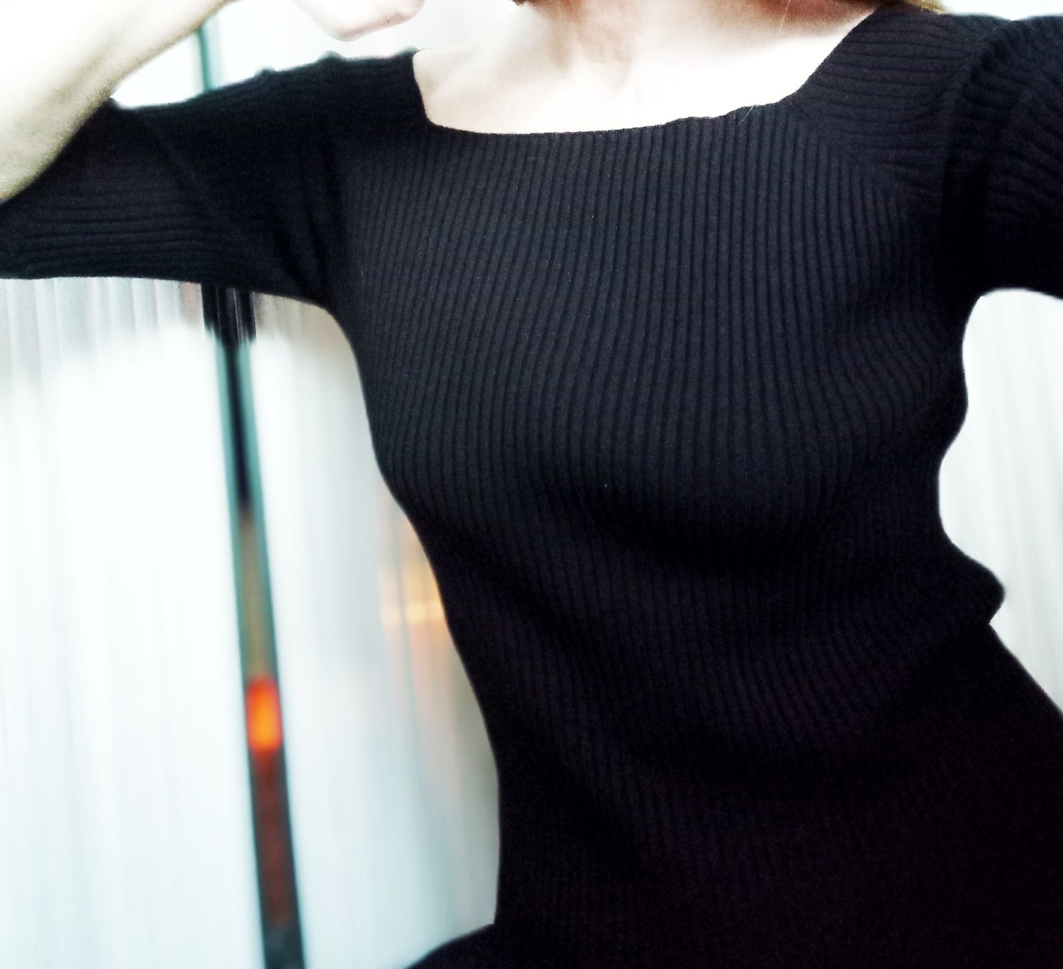 Sweterek damski czarny