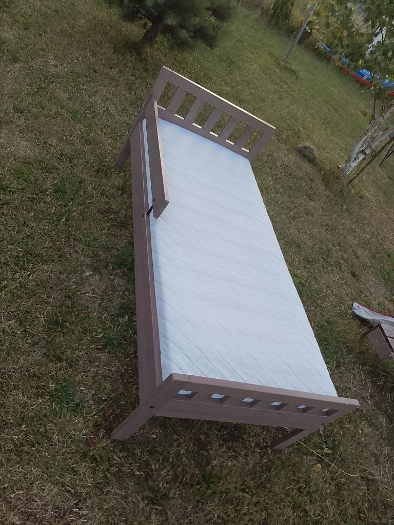 Łóżko dziecięce IKEA z materacem
