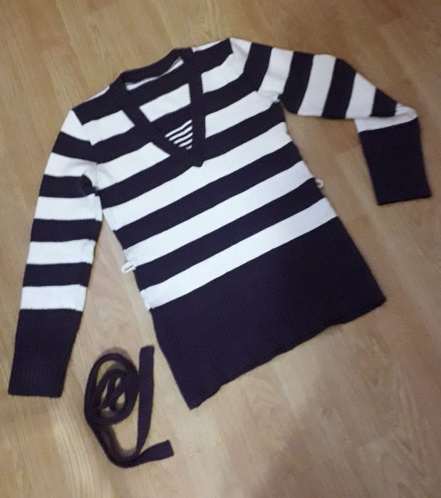 Sweter z paskiem C&A fioletowo biały w paski r. S/36