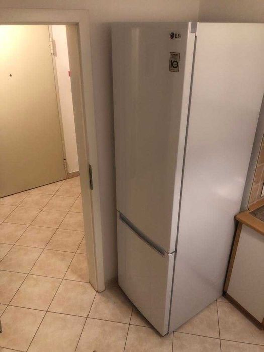 Pokój w dwupokojowym mieszkaniu obok placu Strzegomskiego