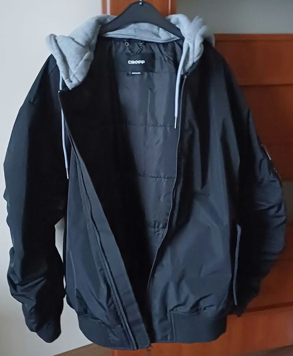 Kurtka męska bomberka z odpinanym kapturem