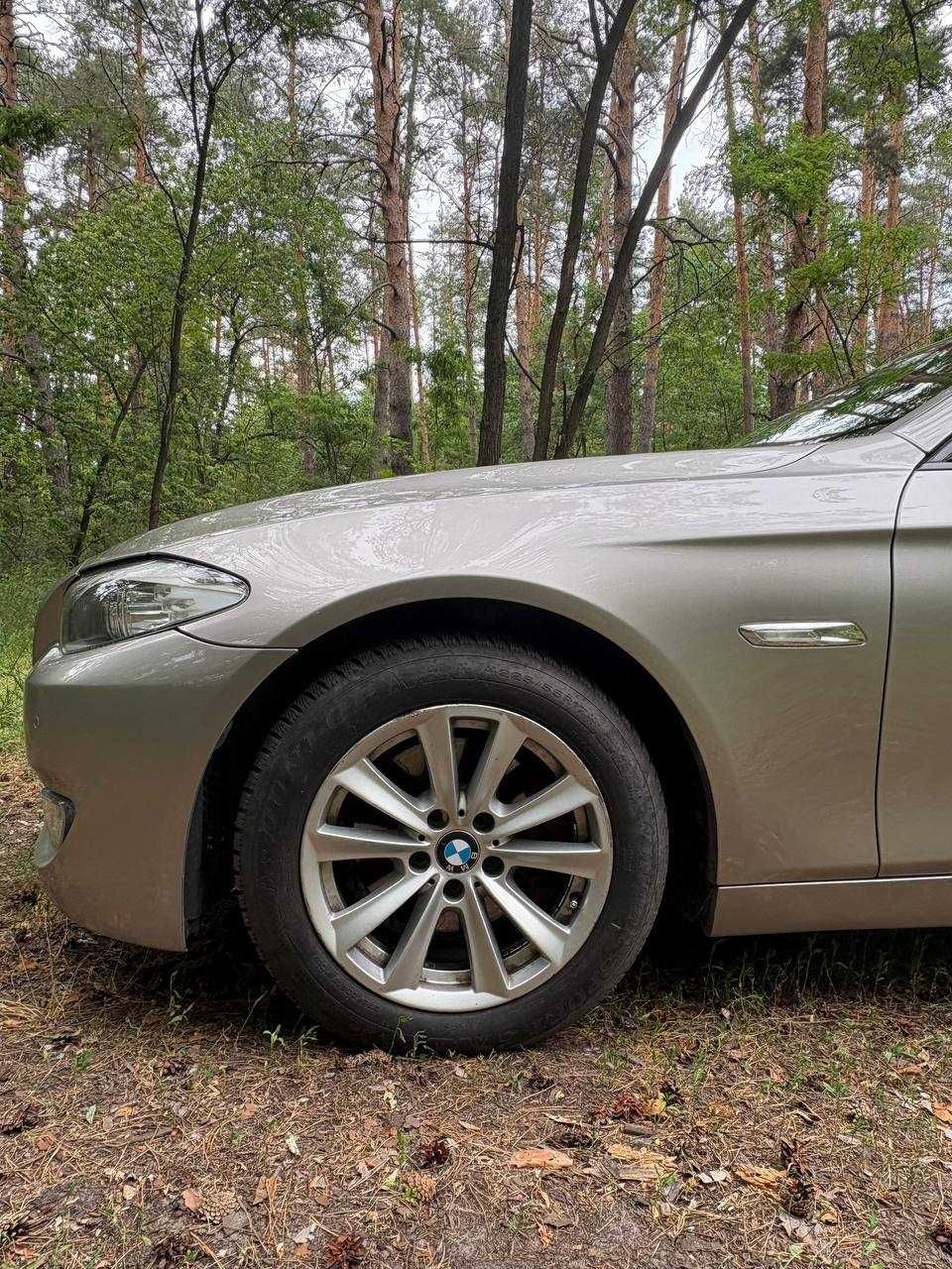 Офіційна BMW 5 series F10 в гарному стані М руль