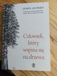 Człowiek który wspina się na drzewa. James Alfred