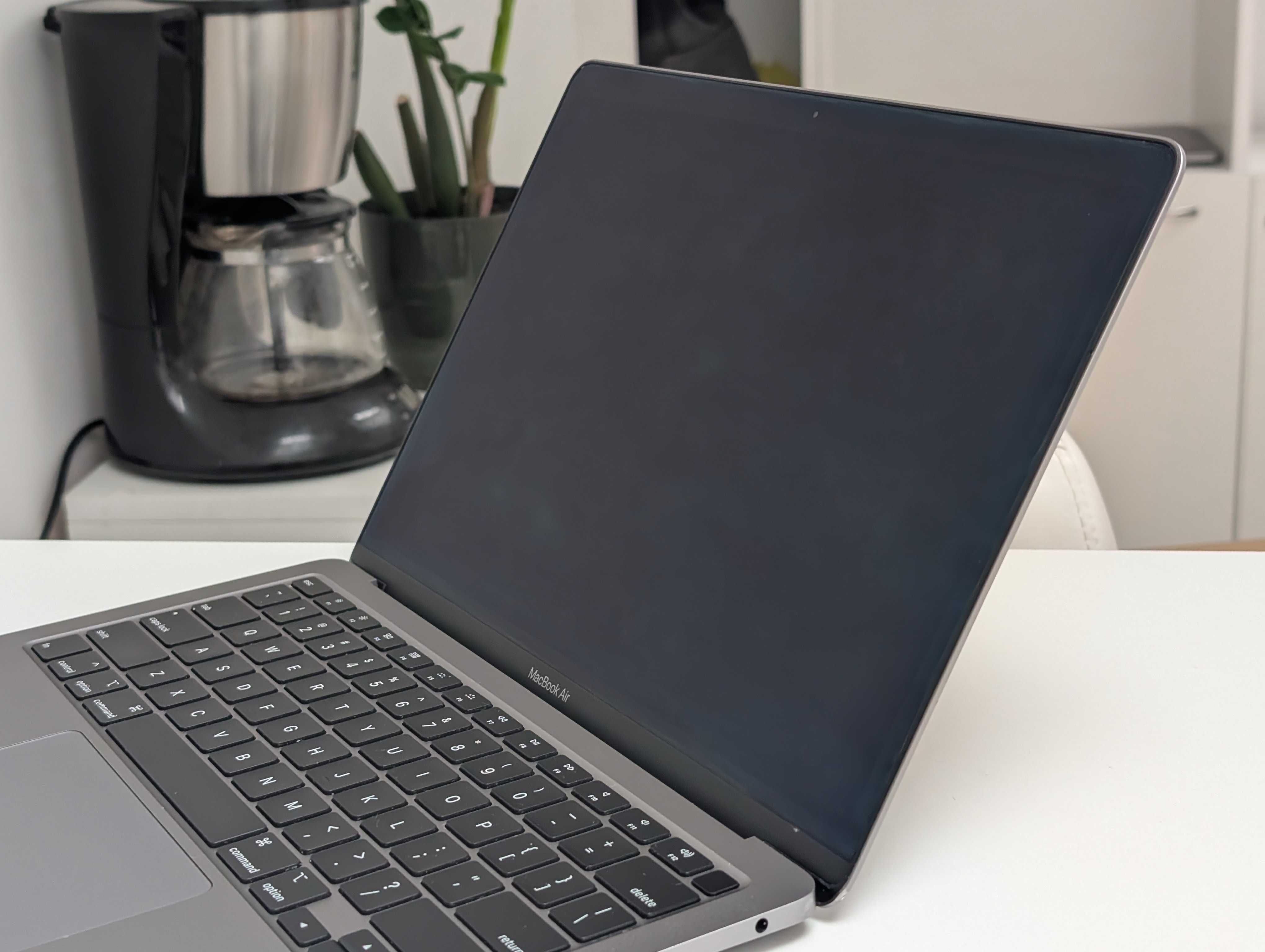 MacBook Air 13 2020 • Intel Core i5 • 8/512GB • АКБ 83% • Гарний стан