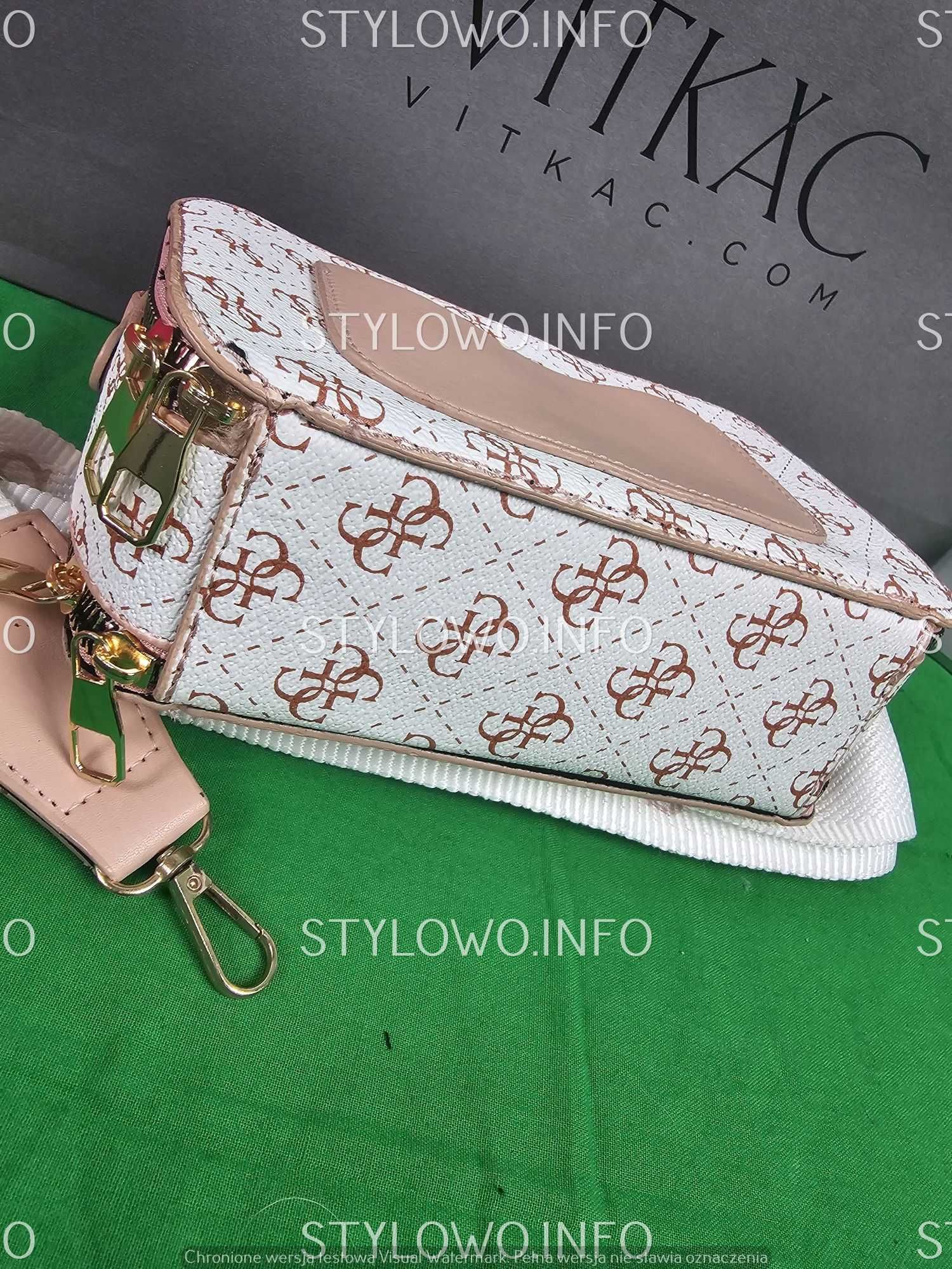 Torebka listonoszka Jasna monogram Guess skórzana kuferek Premium