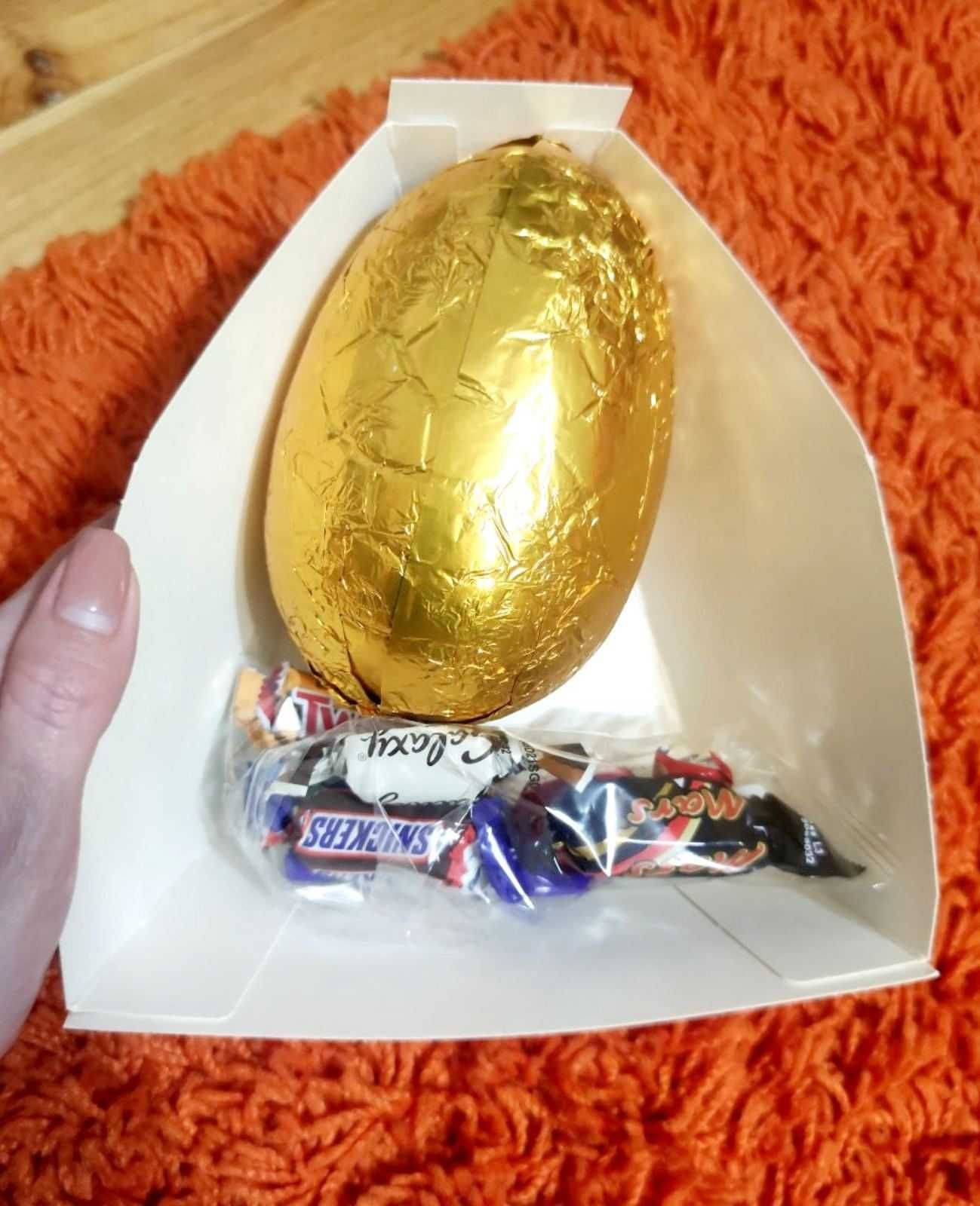 Набір шоколадне яйце та батончики Twix  Easter Egg або Celebretatios