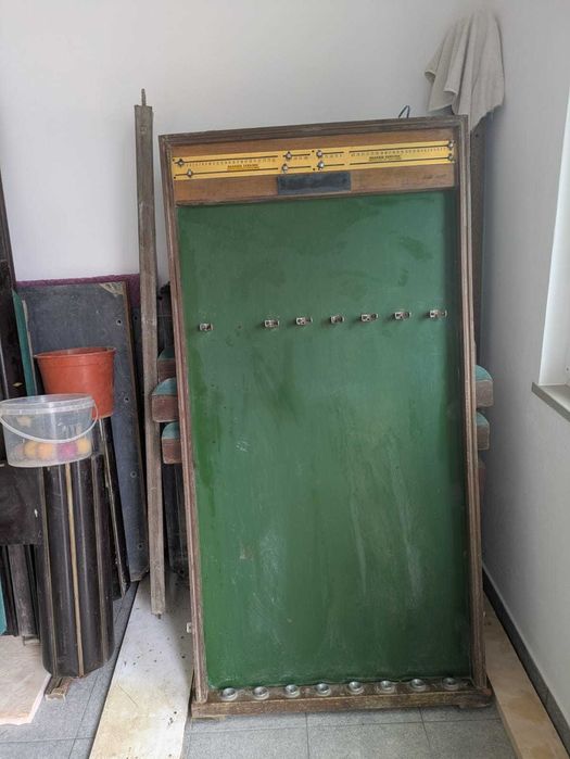 Vende-se 1 mesa de Snooker e 1 mesa de  Bilhar !