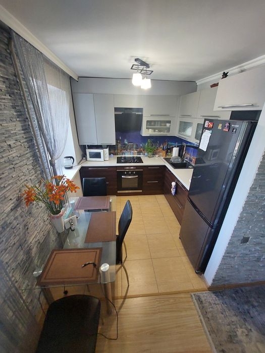 Продаж  3 кімнатна квартира  вулиця Велика  Морська Центр