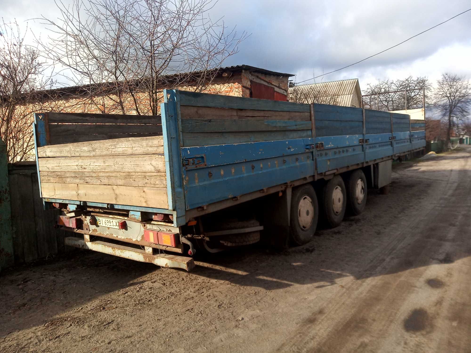 Pakton напівпричіп в робочому ст. Обмін