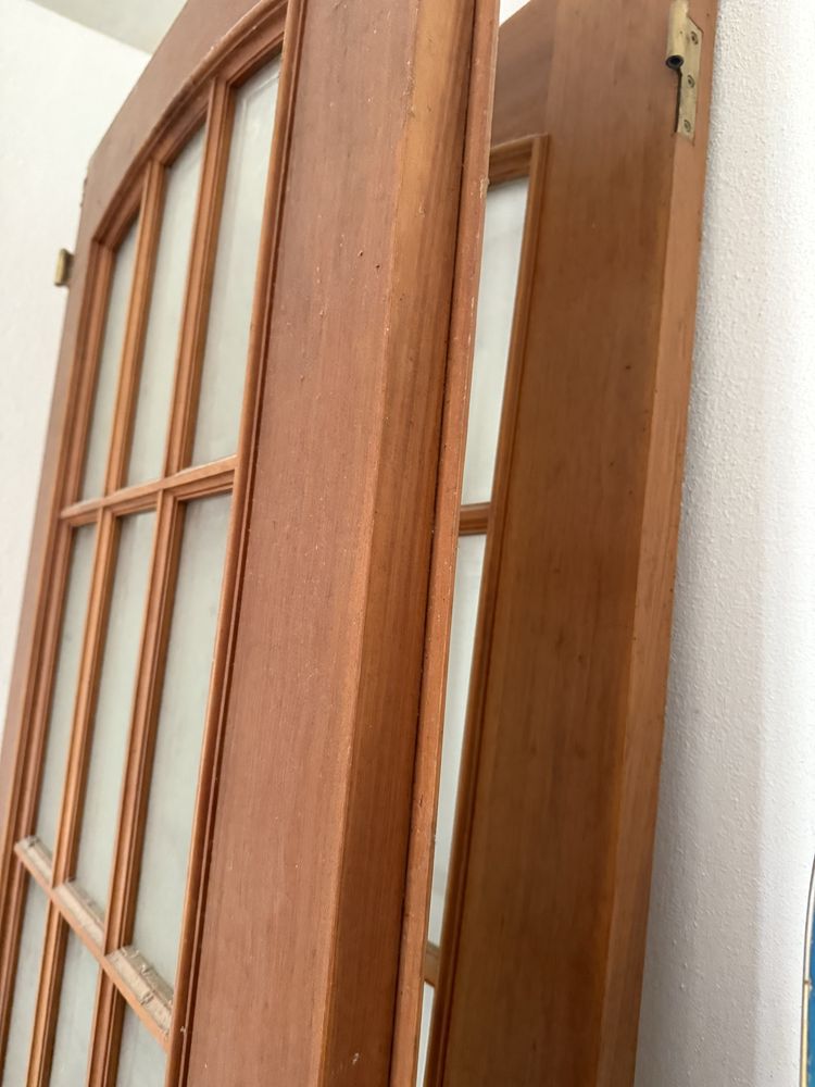 Conjunto de 2 Portas de madeira