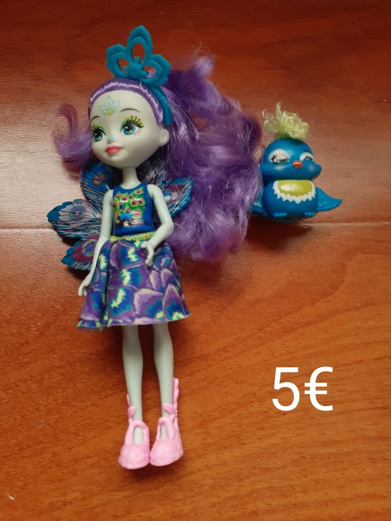 Echantimals bonecas e mascote