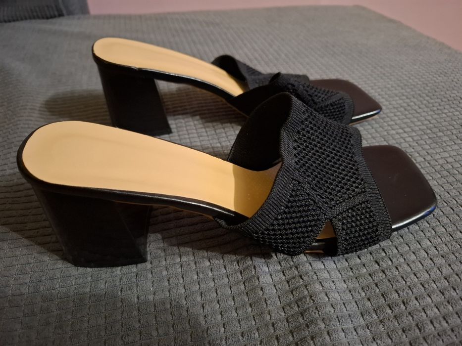 Klapki na obcasie roz 39