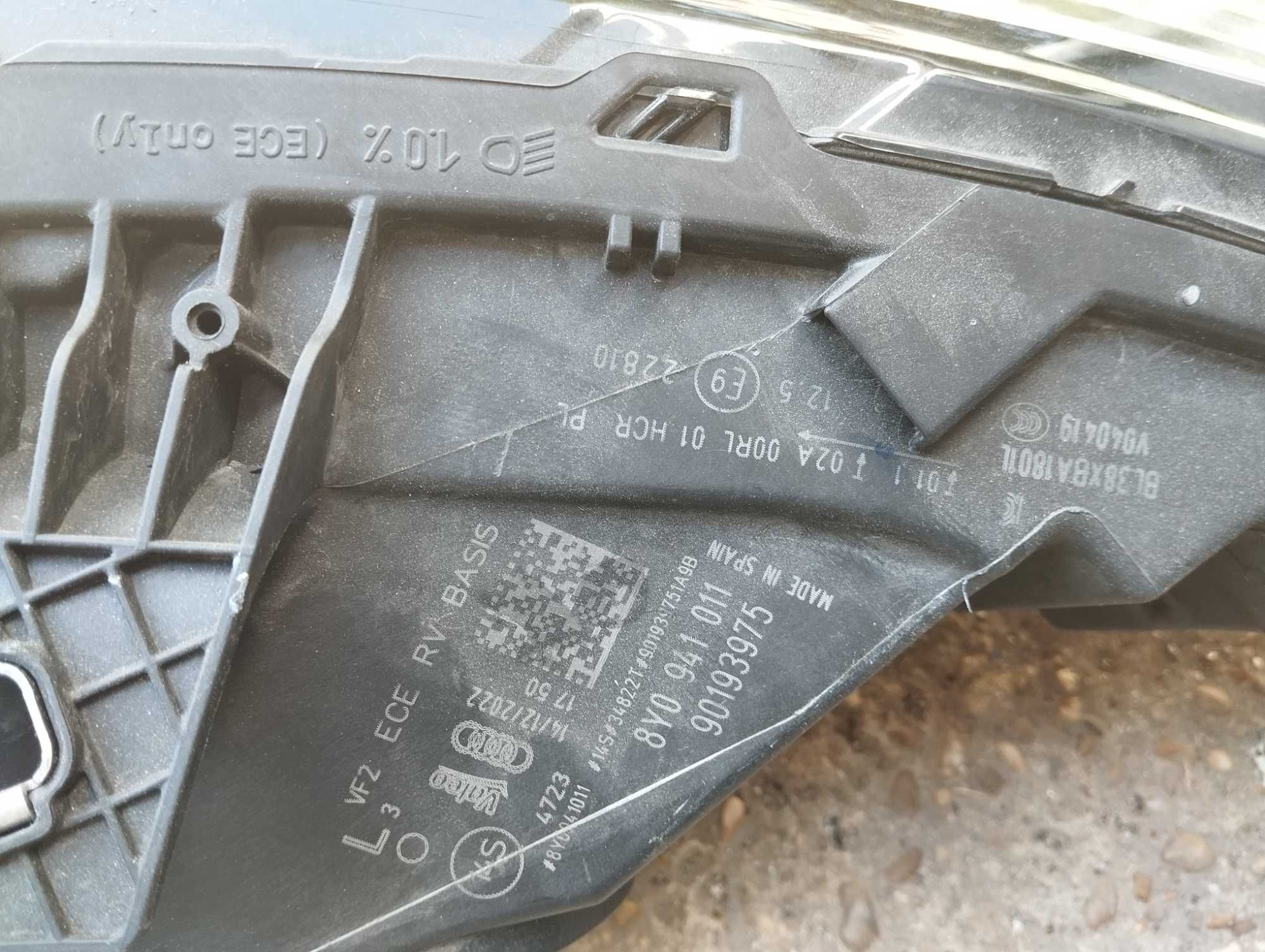 Farol Audi A3 21/22