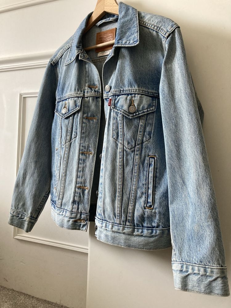 Kurtka Levi’s / Jasny jeans / Rozmiar 34 XS