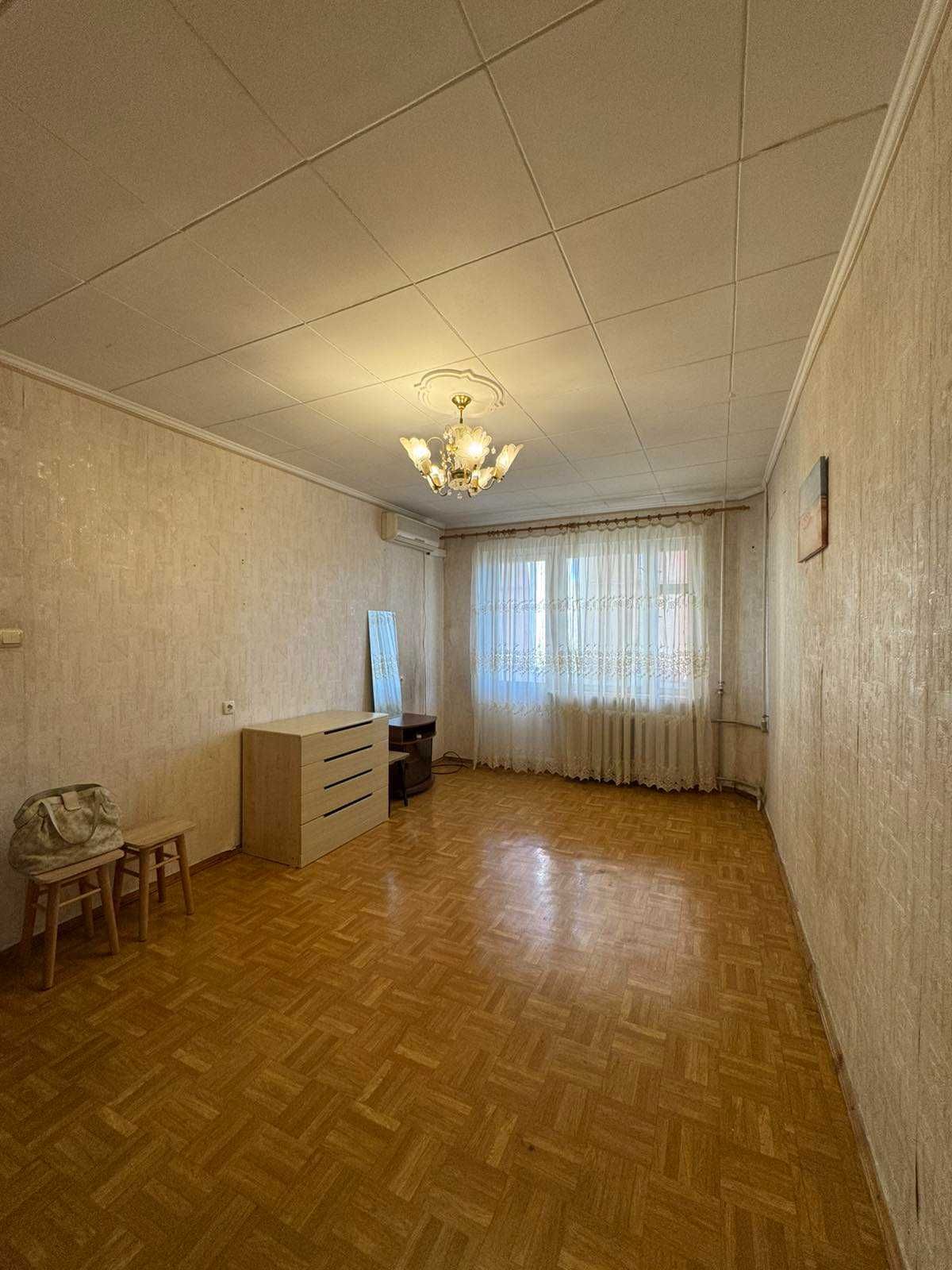 продам 1 комнатную Королева/рынок Южный