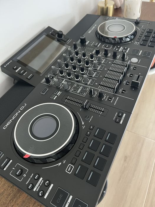Denon SC Live 4 - Controladora DJ