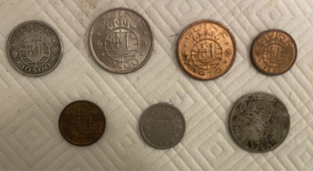 Moedas Guiné e varios paises  (escudos, centavos e edicoes especiais)