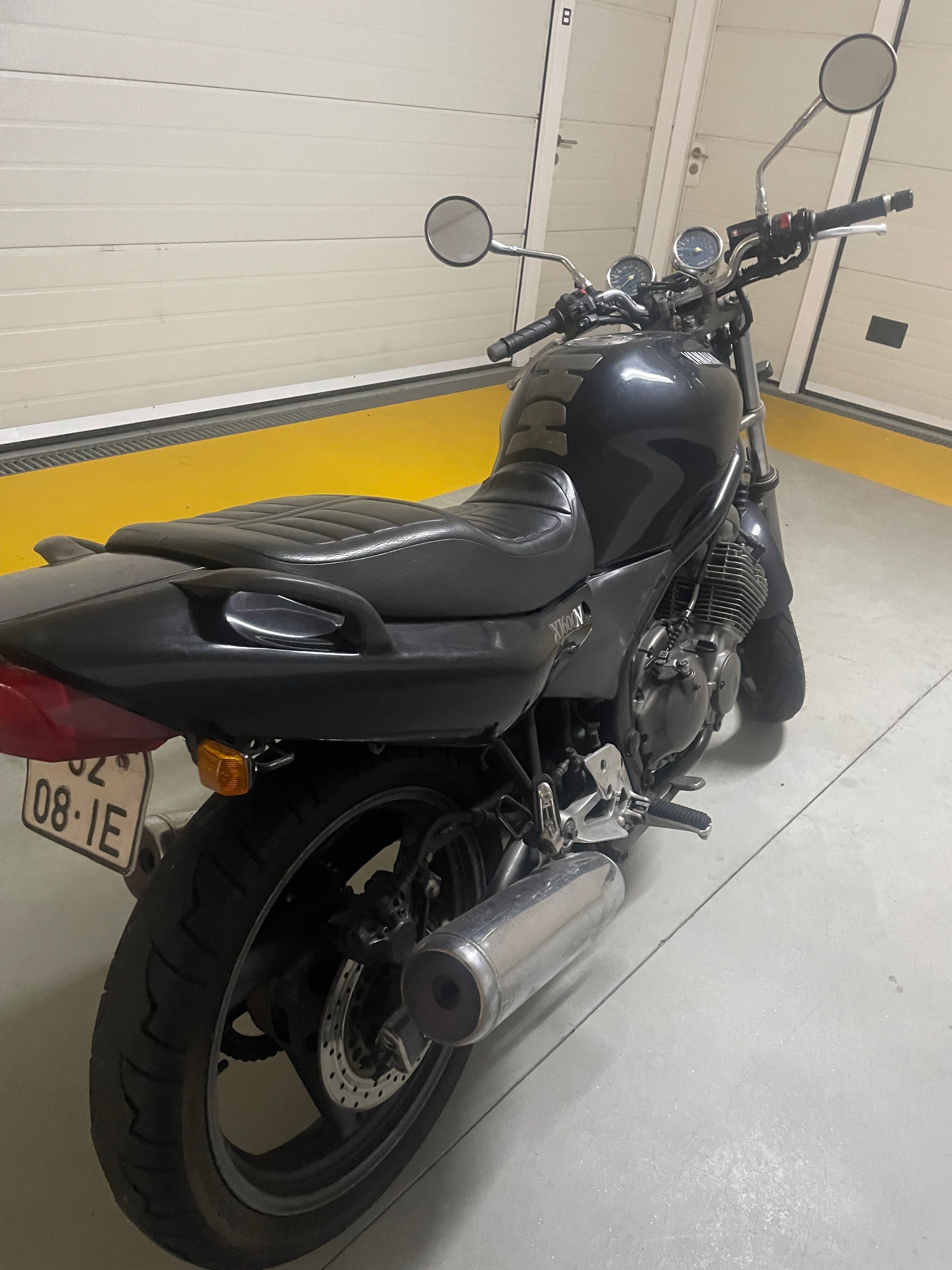 Moto Yamaha xj600n
