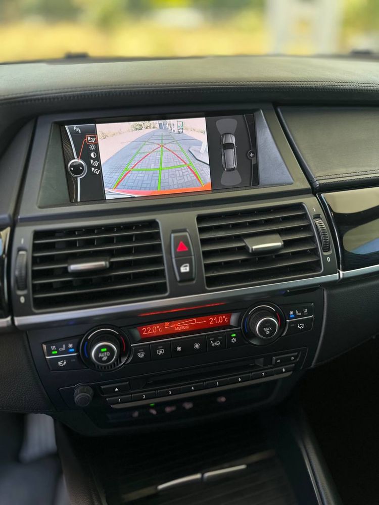 BMW X5M 2011 official