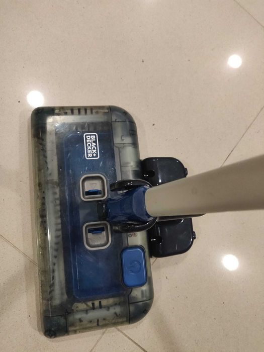 Vassoura aspirador da Black + Decker