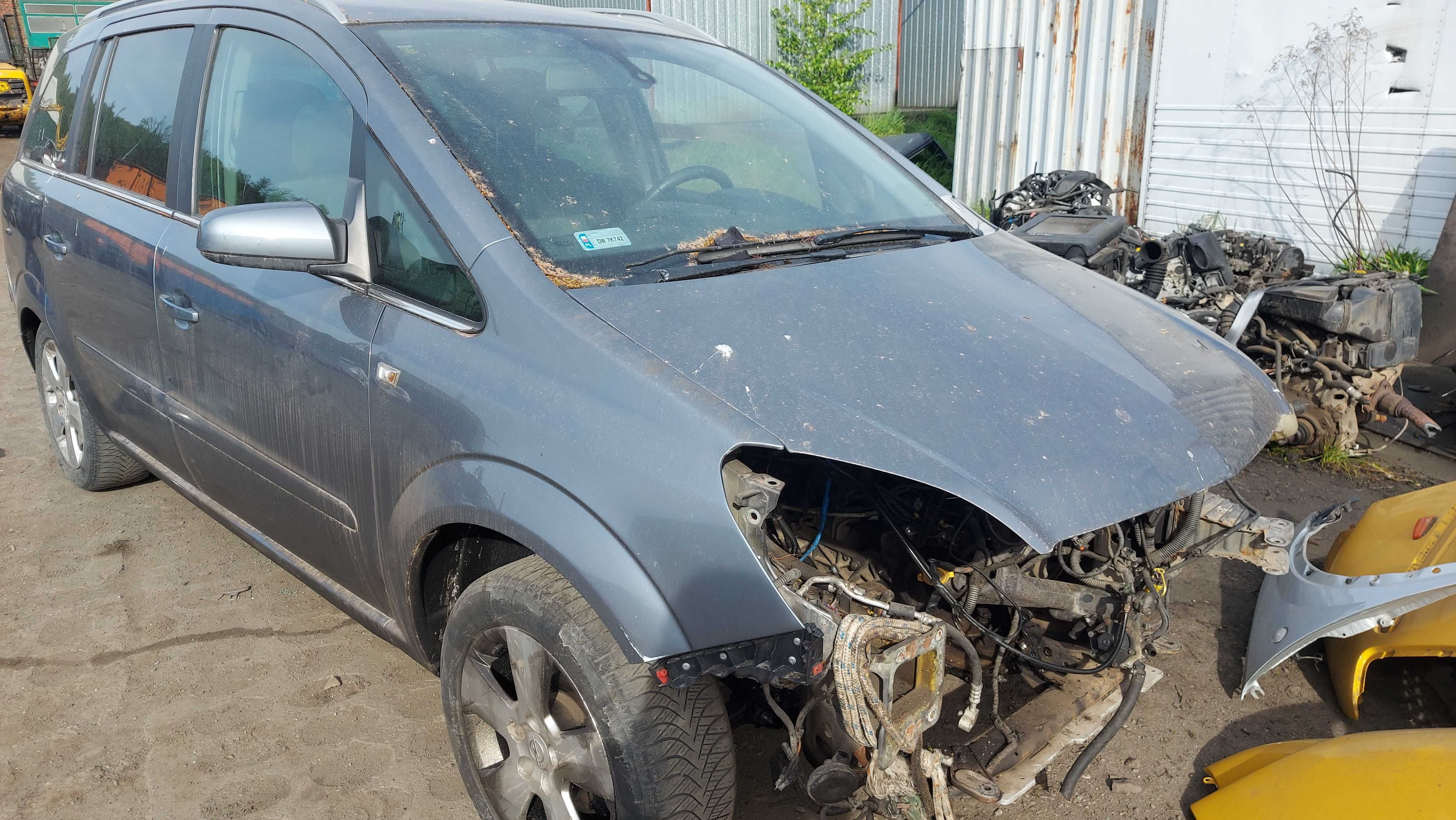 Opel Zafira B Z155 drzwi przednie FV części/transport/dostawa