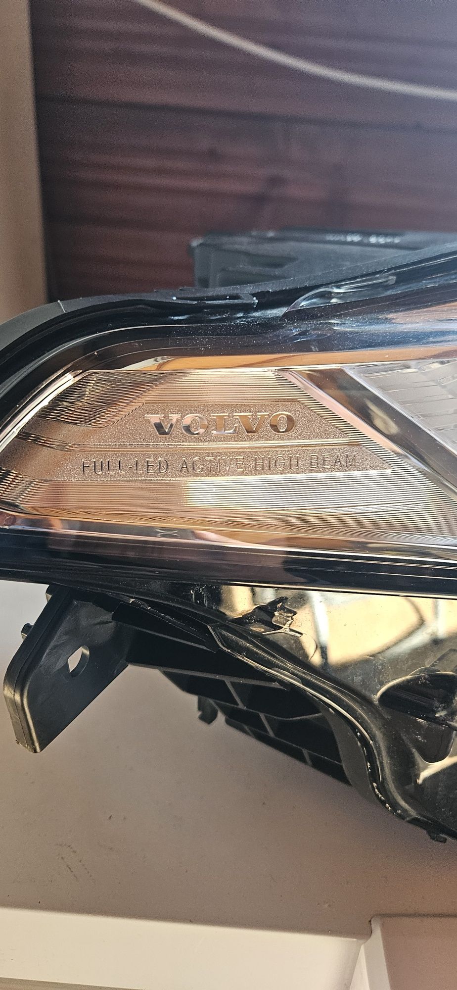 VOLVO XC 90 Lampa przód