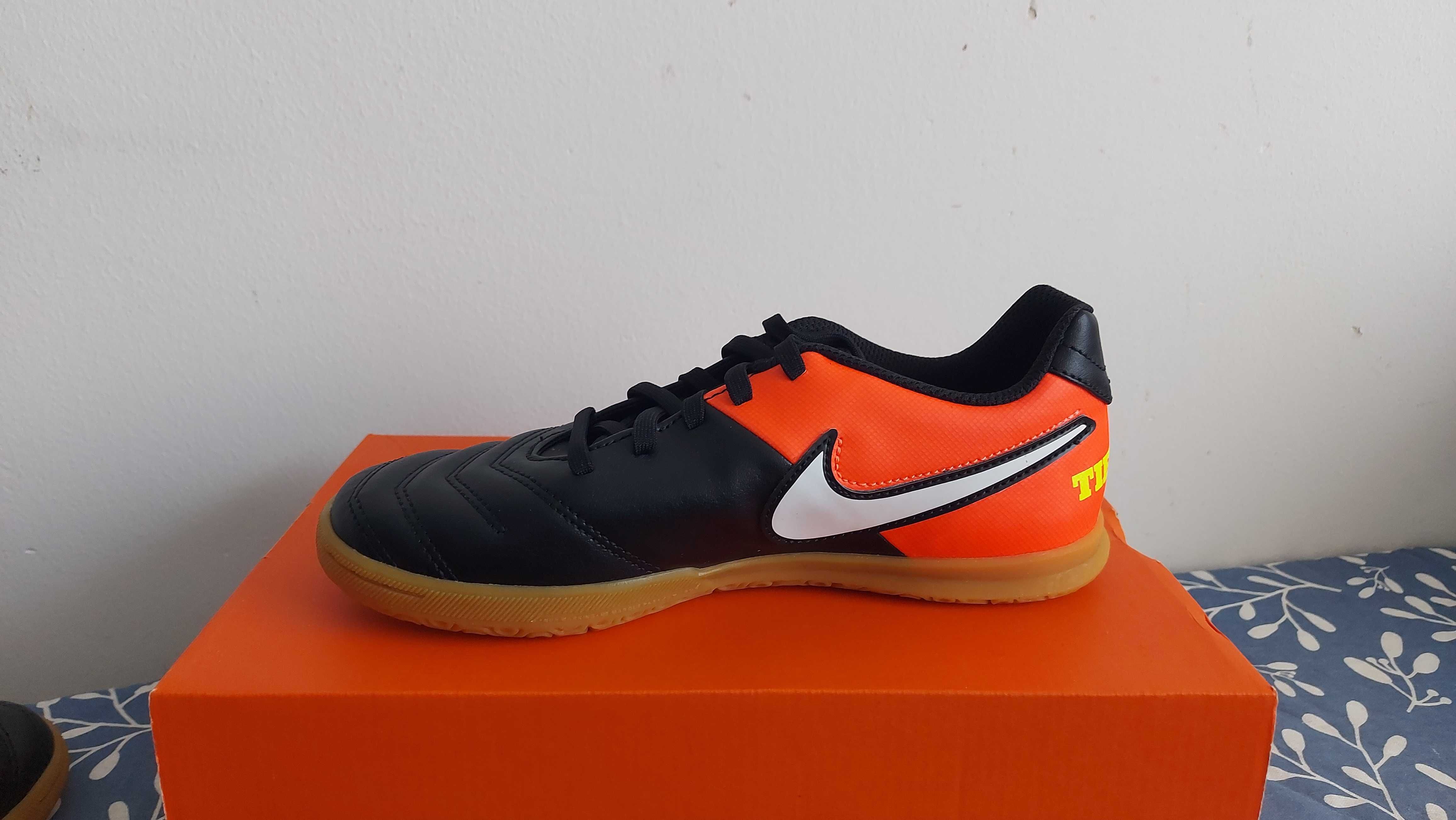 Halówki Nike JR Tiempox RIO III IC