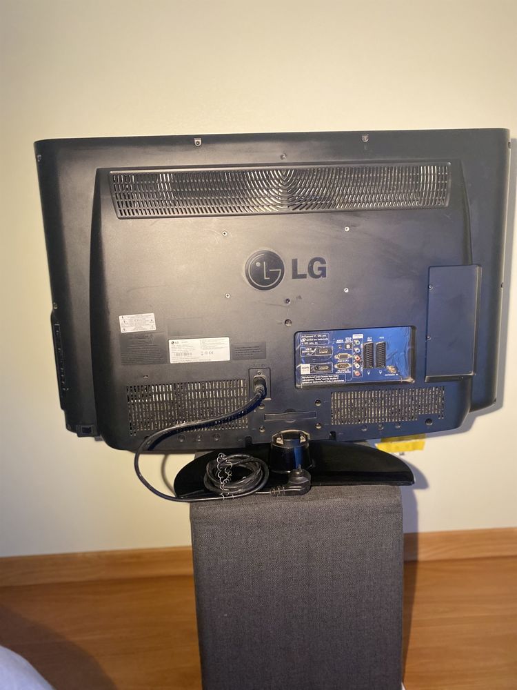 Televisão LG com Box v10 Pro (ler discrição)