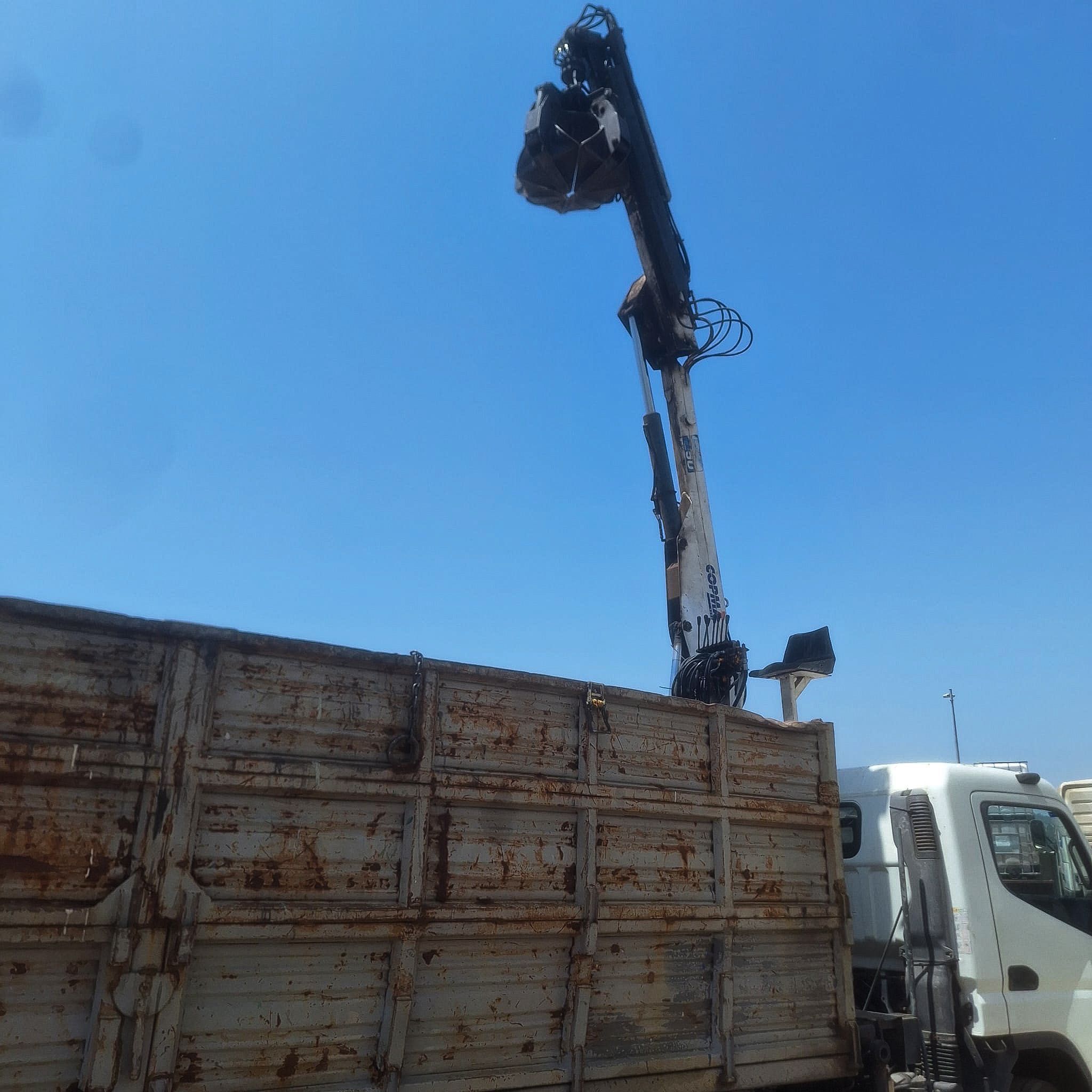 Mitsubishi Fuso Canter 3.5t com Grua