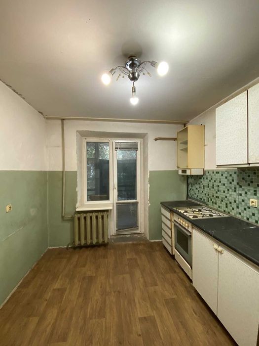 3- х комнатная квартира на Таирова по улице проспект Небесной Сотни.