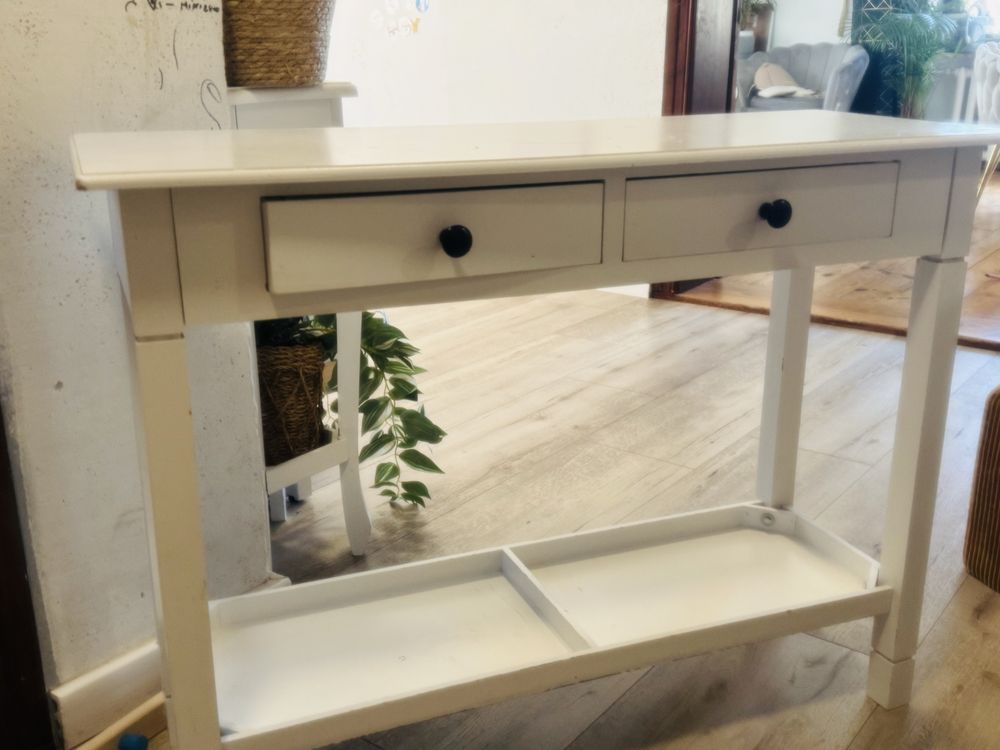 Konsola z firmy Ikea
